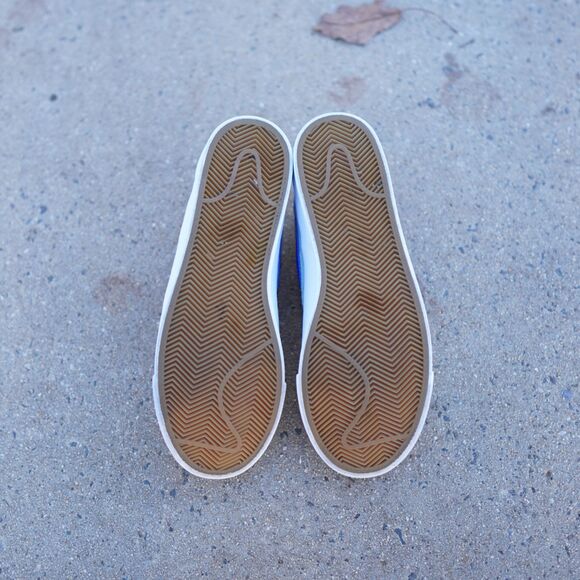 Athletic_Shoes